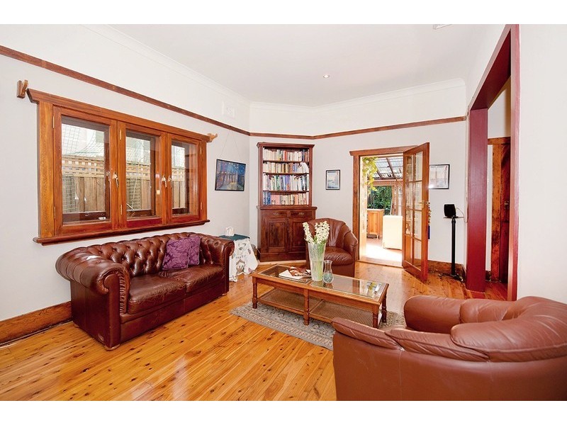 11a Yelverton Street, St Peters NSW 2044