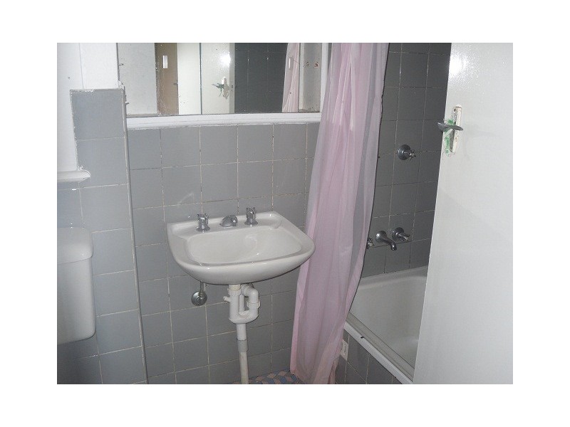 2/98 Petersham Road, Marrickville NSW 2204