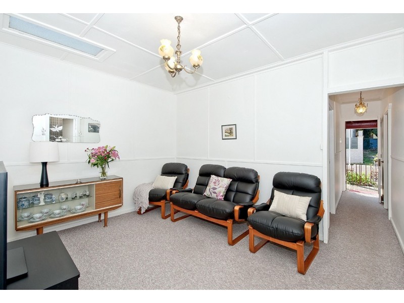 12 Edith Street, St Peters NSW 2044