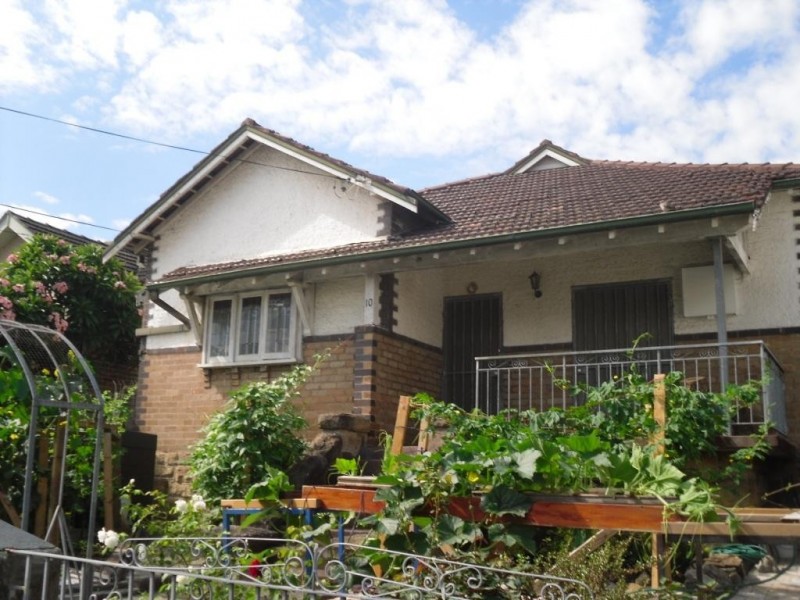 10 Leofrene Avenue, Marrickville NSW 2204