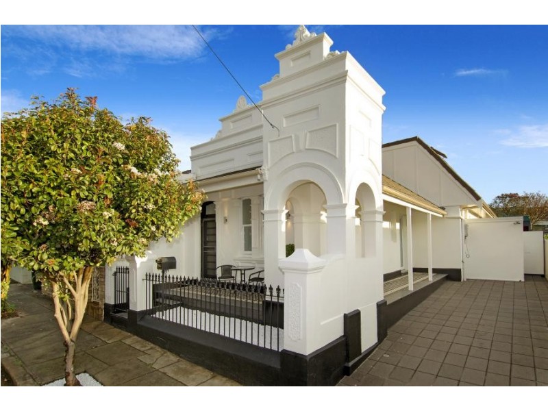 18 Sutherland Street, St Peters NSW 2044