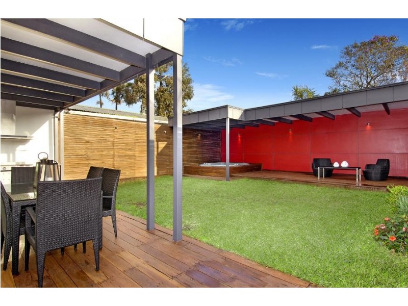 18 Sutherland Street, St Peters NSW 2044