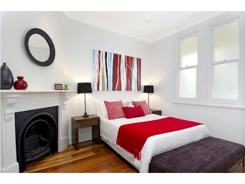 18 Sutherland Street, St Peters NSW 2044