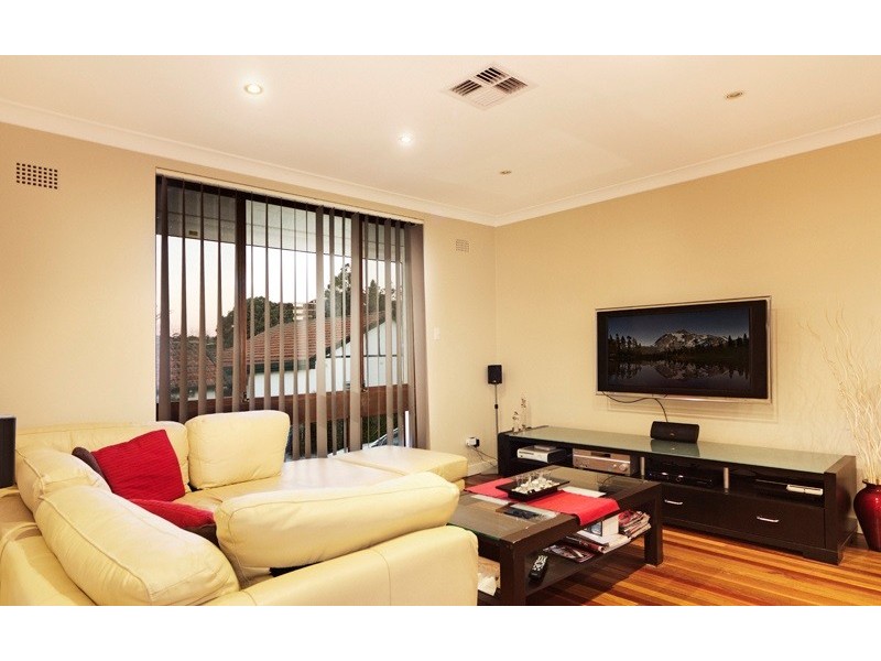 2/3 Bass Road, Earlwood NSW 2206