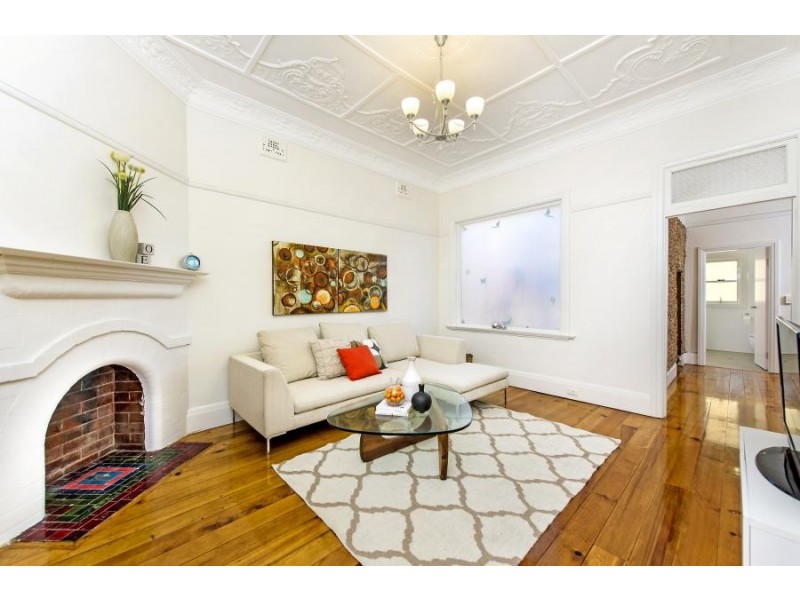 8 Hillcrest Street, Tempe NSW 2044