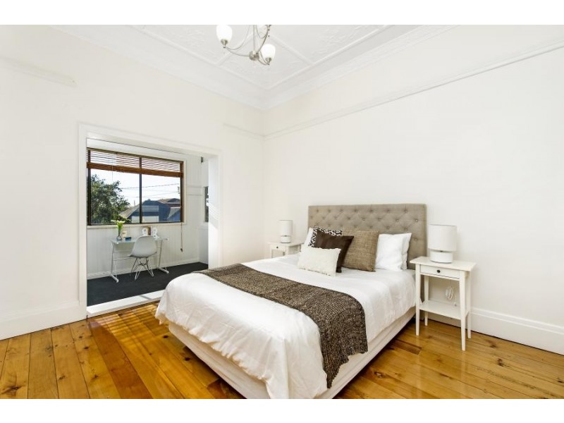 8 Hillcrest Street, Tempe NSW 2044