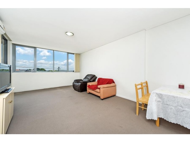 19/1 Cooks Avenue, Canterbury NSW 2193