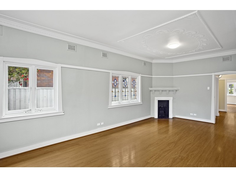 21 Hugh Avenue, Dulwich Hill NSW 2203