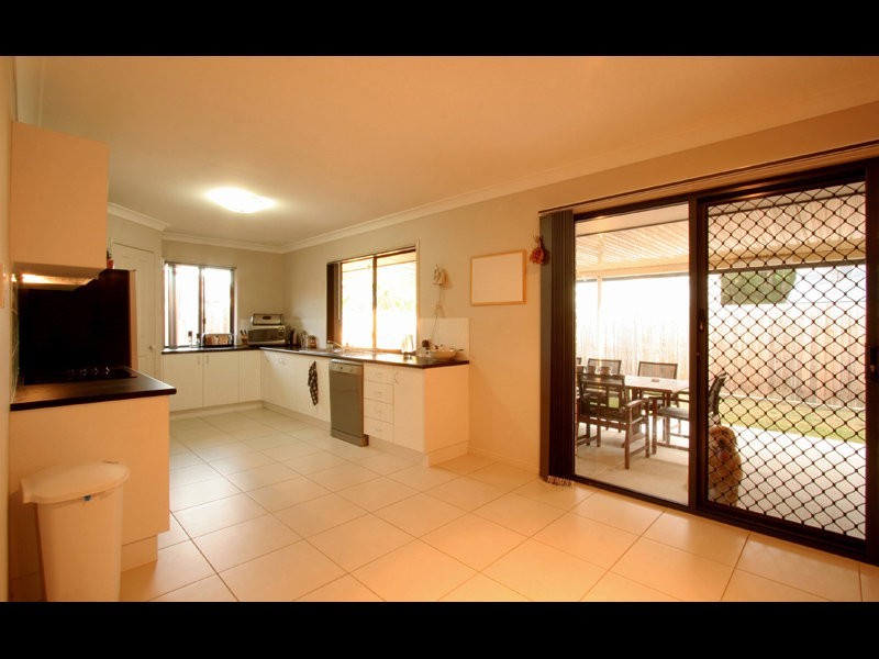 8 Turquoise Street, Redland Bay QLD 4165