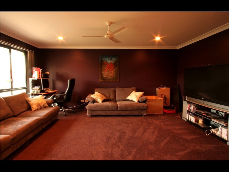8 Turquoise Street, Redland Bay QLD 4165
