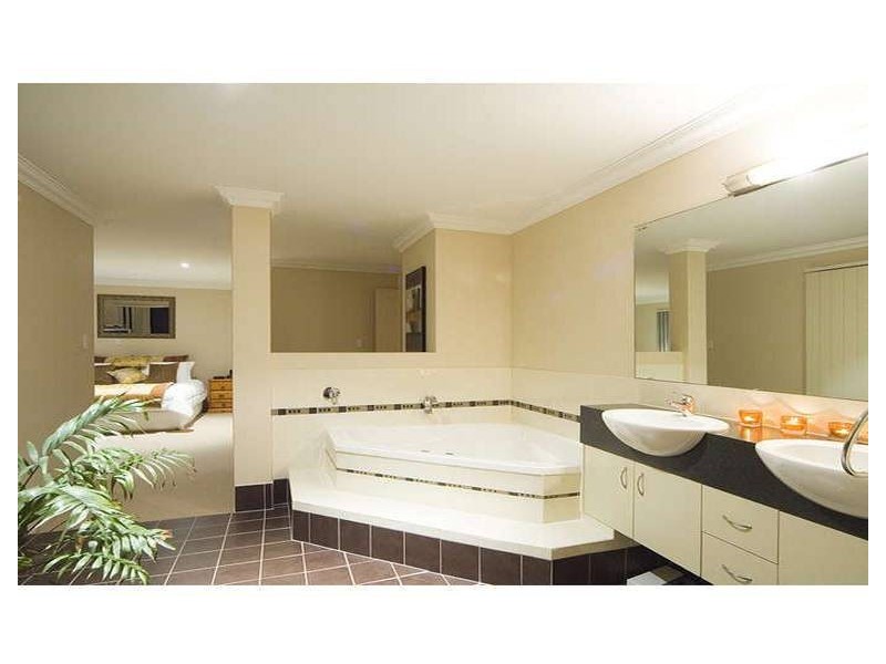 24 PORTLAND PARADE, Redland Bay QLD 4165