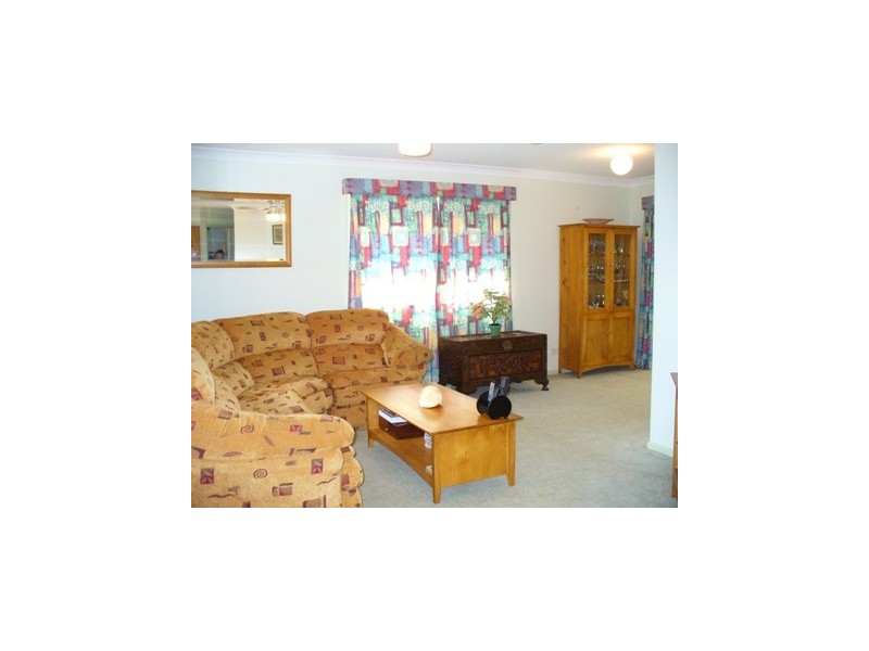 60 Cane Street, Redland Bay QLD 4165