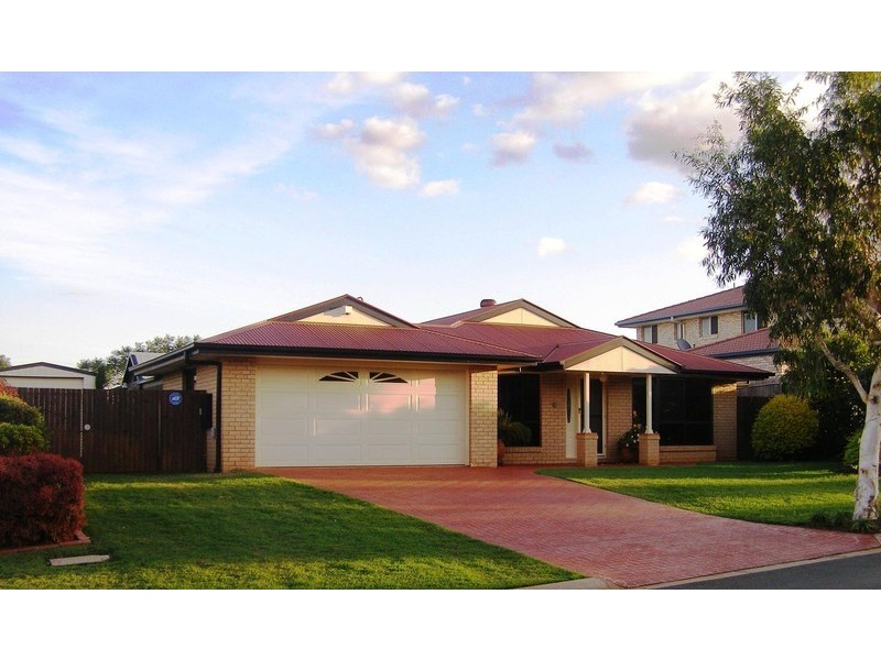 9 Brampton Close, Redland Bay QLD 4165