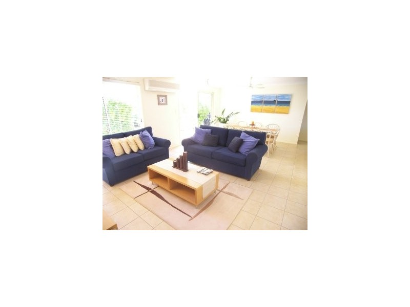 8 Spinnaker Circuit, Redland Bay QLD 4165