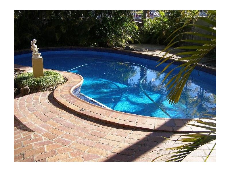 1 St Albans Court, Victoria Point QLD 4165