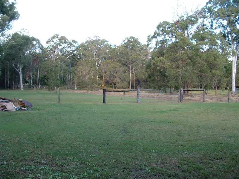 32 Orchard Road, Redland Bay QLD 4165