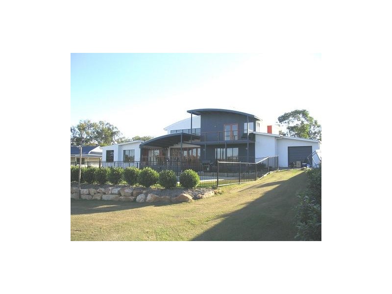 5 Larkspur Street, Redland Bay QLD 4165