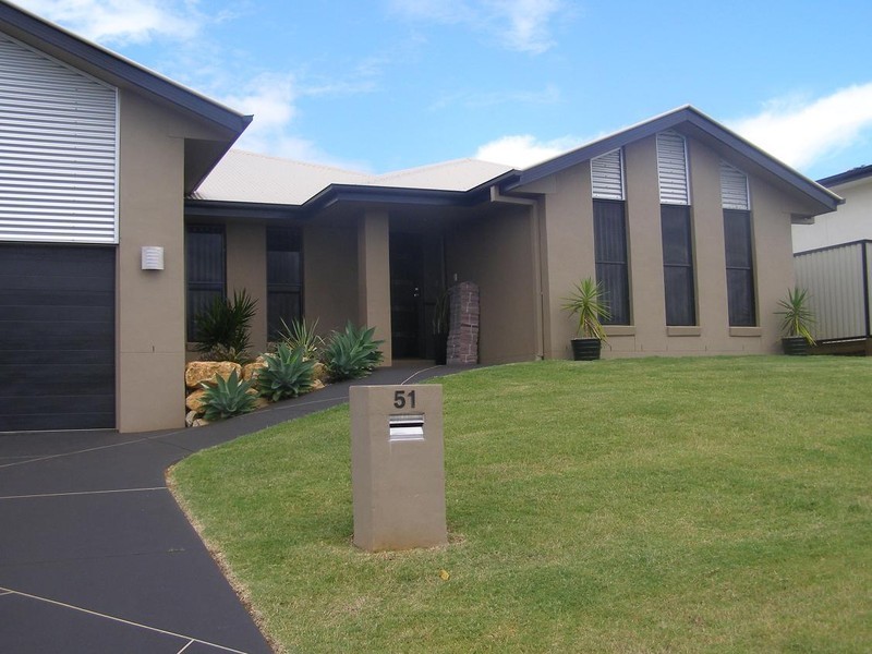 51 Aquila Street, Redland Bay QLD 4165