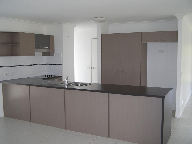 65 Azure Avenue, Redland Bay QLD 4165