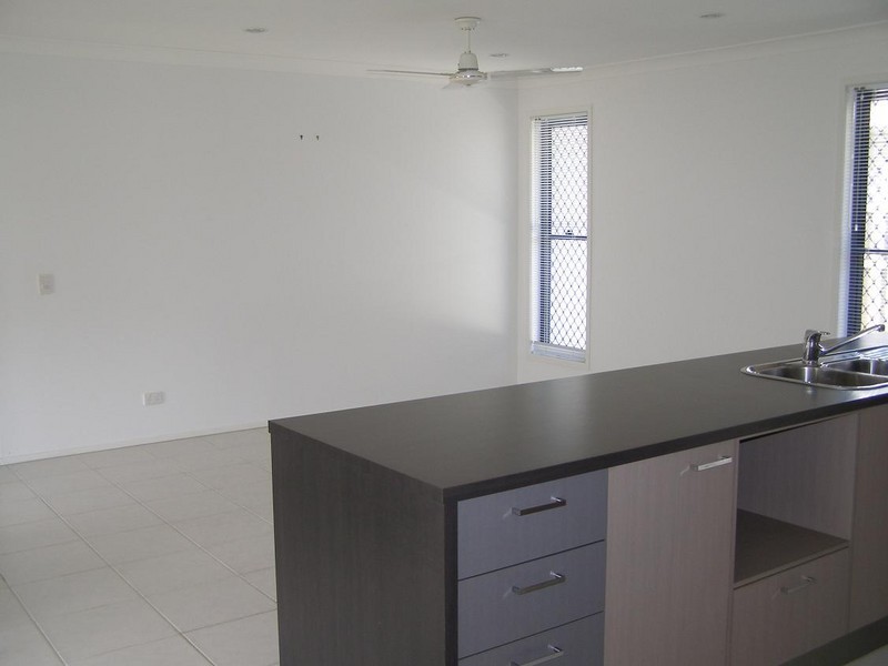 65 Azure Avenue, Redland Bay QLD 4165