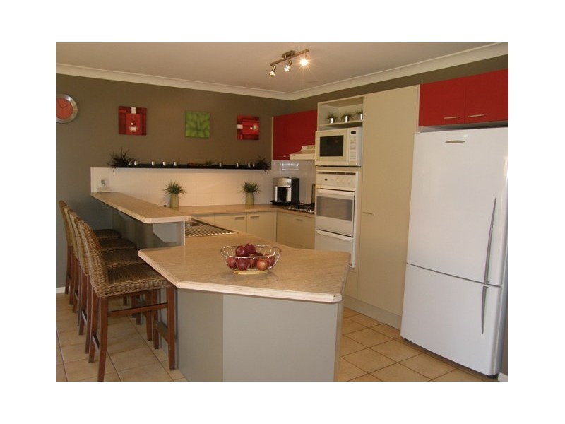 7 Gleneagles Court, Redland Bay QLD 4165