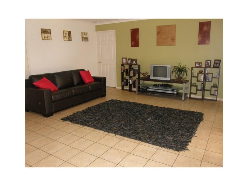 7 Gleneagles Court, Redland Bay QLD 4165