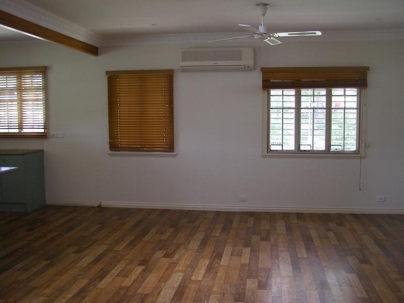 100 Collins Street, Redland Bay QLD 4165