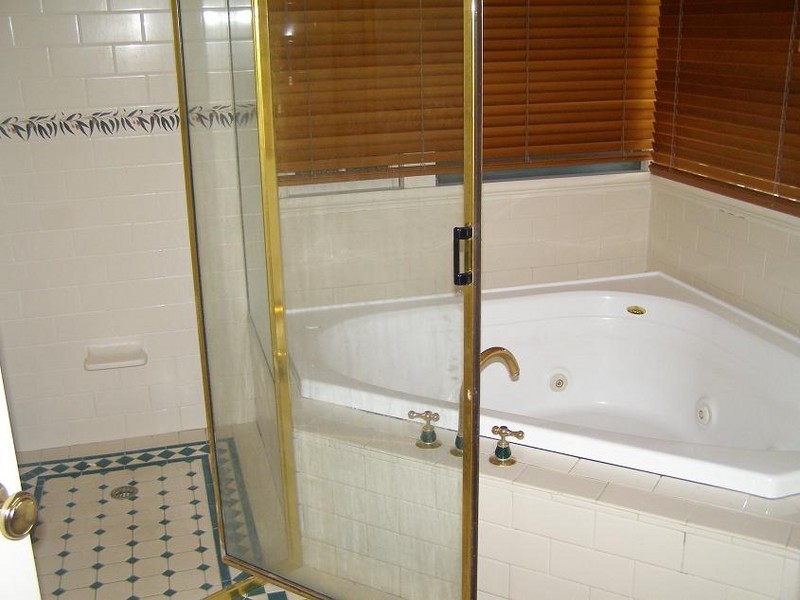 100 Collins Street, Redland Bay QLD 4165