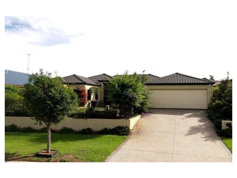 10 Habitat Drive, Redland Bay QLD 4165