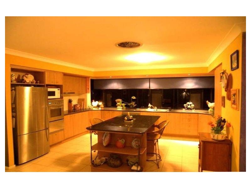 10 Habitat Drive, Redland Bay QLD 4165