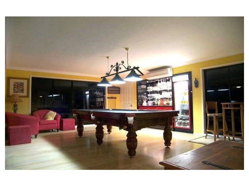 10 Habitat Drive, Redland Bay QLD 4165