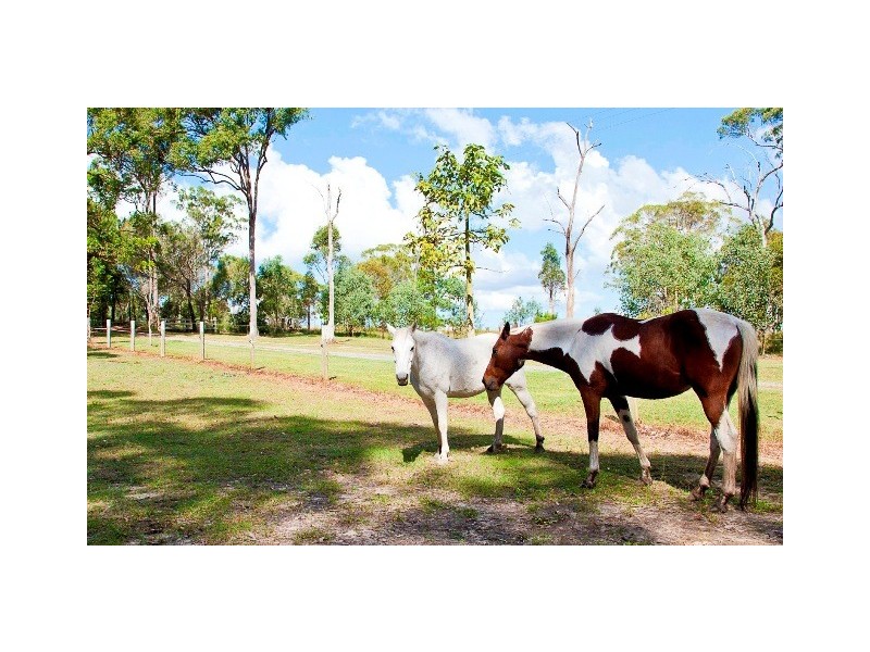 32 Orchard Road, Redland Bay QLD 4165