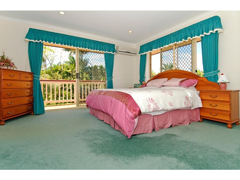 20 Cliftonville Place, Redland Bay QLD 4165