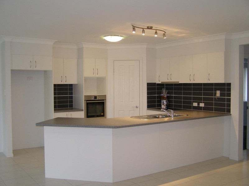 12 Mervyn Crescent, Redland Bay QLD 4165
