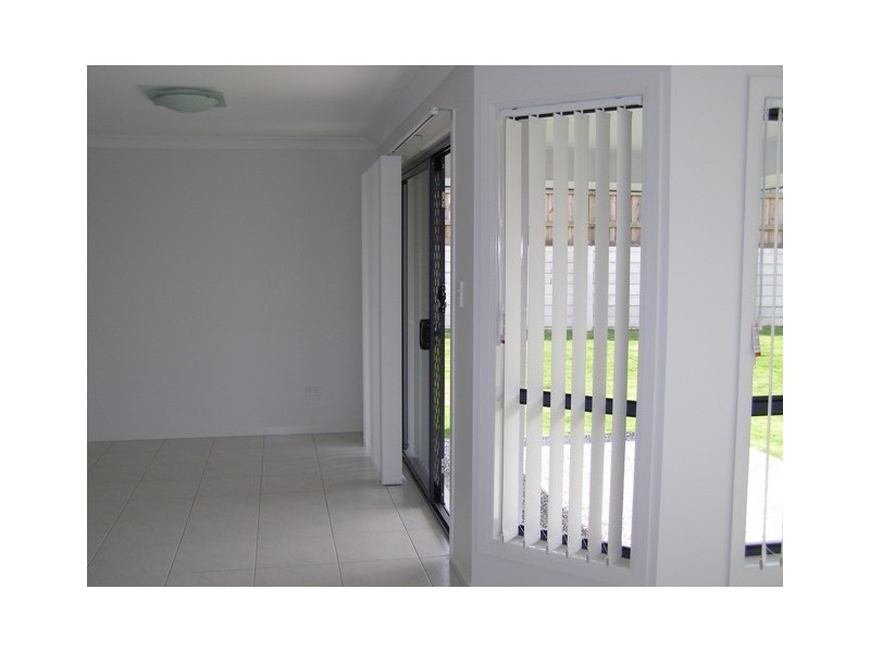 12 Mervyn Crescent, Redland Bay QLD 4165