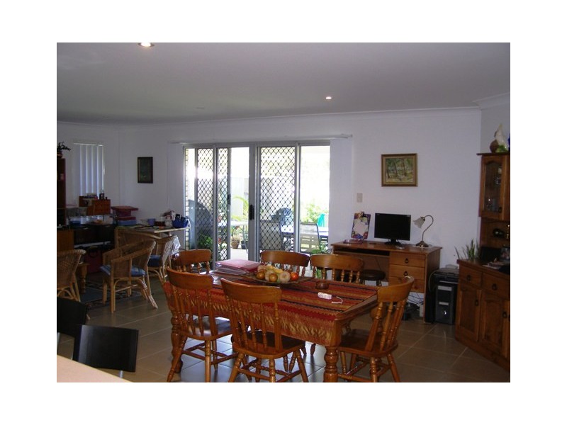 8 Anchor Place, Redland Bay QLD 4165