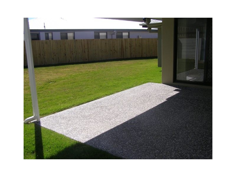 10 Mervyn Crescent, Redland Bay QLD 4165