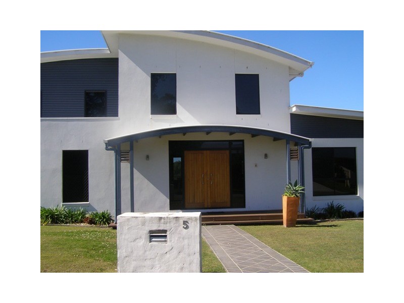 5 Larkspur Street, Redland Bay QLD 4165