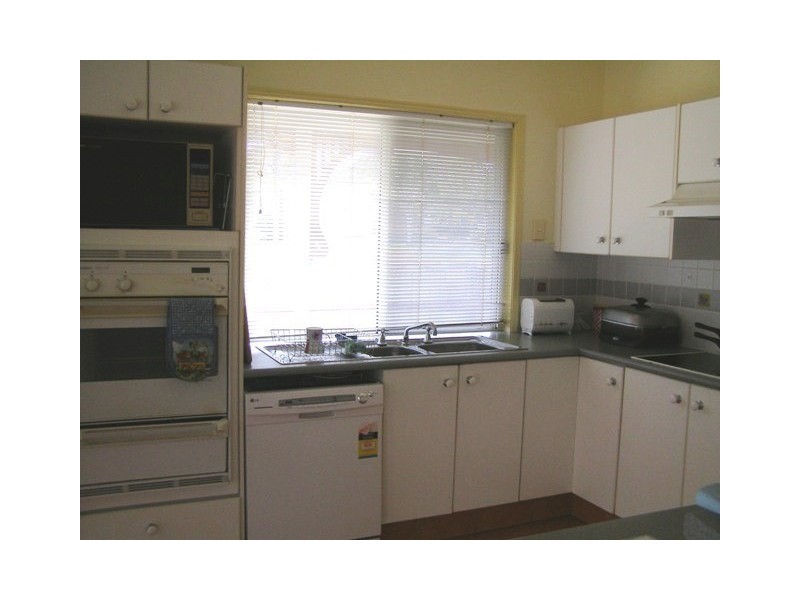 1 Salisbury, Redland Bay QLD 4165