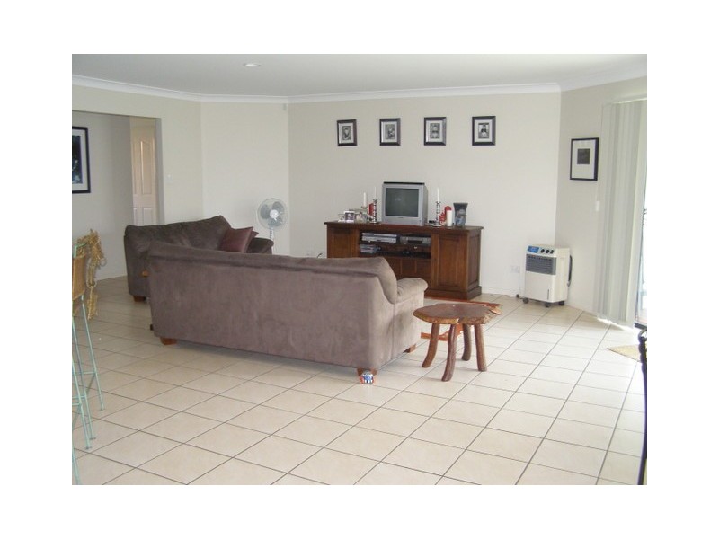 17 Snipe Street, Redland Bay QLD 4165