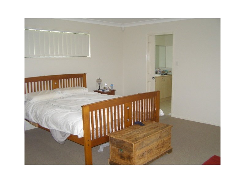 17 Snipe Street, Redland Bay QLD 4165