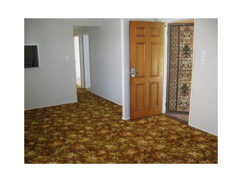 18 GLADSTONE STREET, Redland Bay QLD 4165