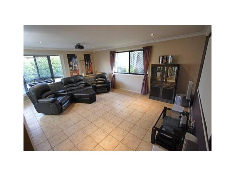 16 Kintyre Street, Victoria Point QLD 4165