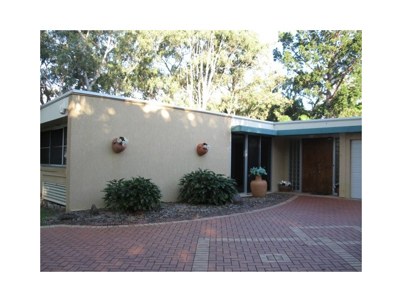 92 Broadwater Terrace, Redland Bay QLD 4165
