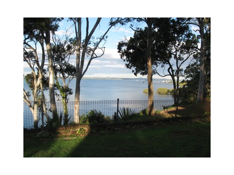 92 Broadwater Terrace, Redland Bay QLD 4165