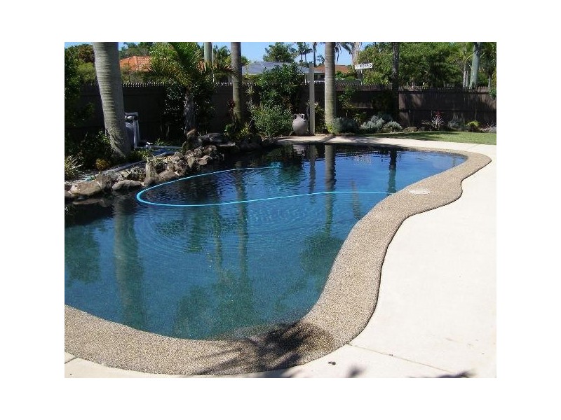 1 Wisteria Court, Victoria Point QLD 4165