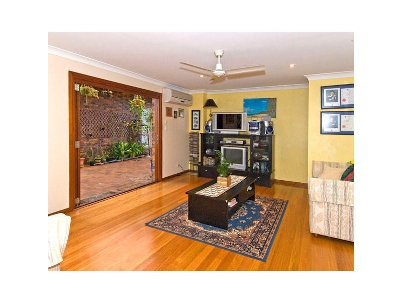 4 Waterford Crescent, Ormiston QLD 4160