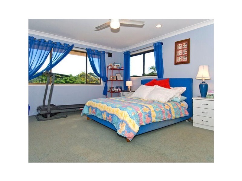 4 Waterford Crescent, Ormiston QLD 4160