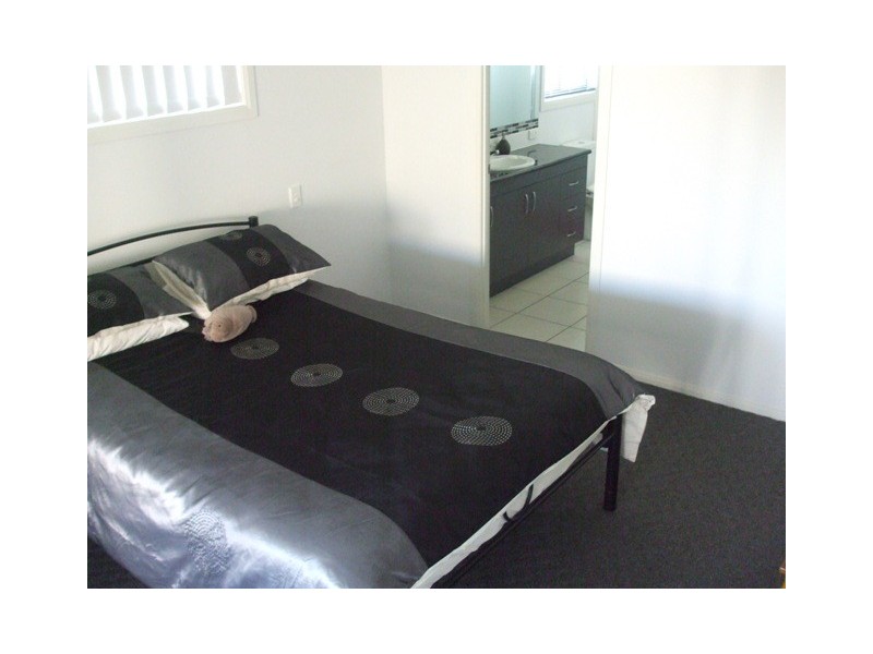 16 Cole Street, Redland Bay QLD 4165