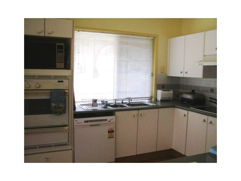 1 Salisbury Street, Redland Bay QLD 4165